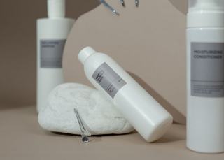Produits accueil cheveux hôtel : shampoing gel douche