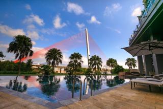 Chaises hôtellerie : fauteuils mobilier chambre hôtel