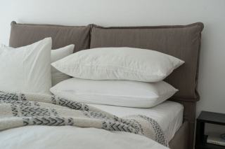 Coussin anti-allergique Micronights : oreiller hôtel santé