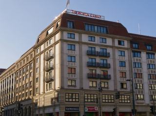 Bouilloire hotellerie blanche ivoire : finition élégante hôtel