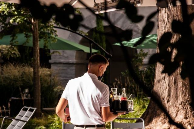 Bureau Lyon : bureau hôtelier avec panneau TV et miroir intégré Bureau Lyon : bureau hôtelier avec panneau TV et miroir intégré