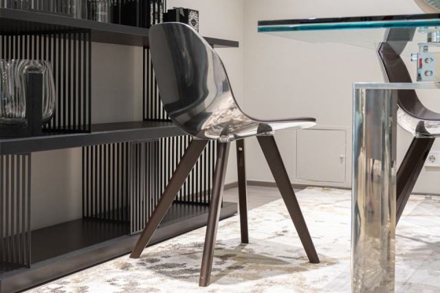 Chaise LED Calligaris Connubia : design transparent pour hôtel Chaise LED Calligaris Connubia : design transparent pour hôtel