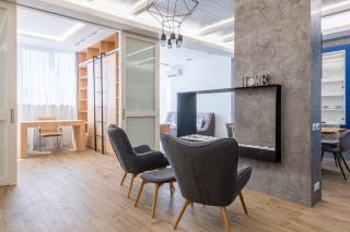 Cloison suspendue : séparation espace hôtelier design