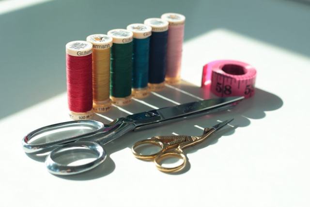 Kit de couture Sense : accessoire d'accueil pour chambres d'hôtel Kit de couture Sense : accessoire d'accueil pour chambres d'hôtel