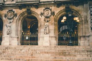 Lampadaire arc Zuiver : lampadaire déporté hôtelier