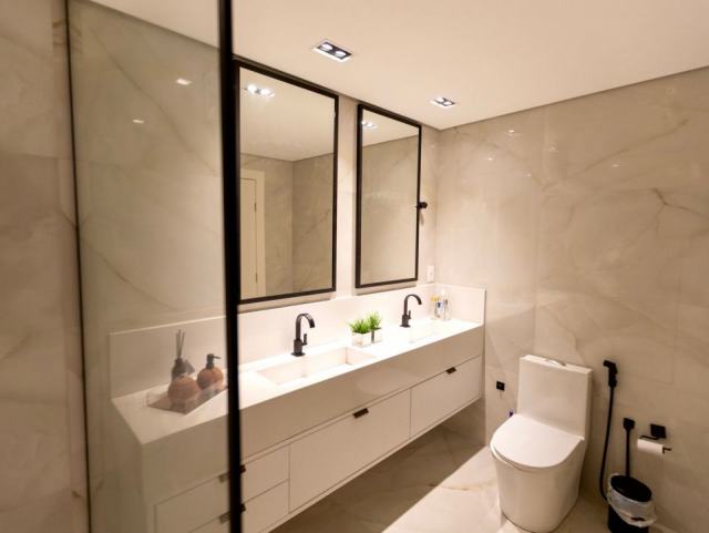 Spot double Dice Zuiver : applique LED bidirectionnelle pour hôtel Spot double Dice Zuiver : applique LED bidirectionnelle pour hôtel