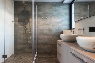 Meuble compact salle de bain : plan pour vasque hôtelier
