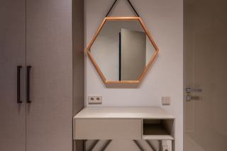 Miroir avec tablette Wood : miroir tablette hôtelier