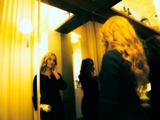 Miroir grossissant x5 Zoey : miroir lumineux SdB hôtel