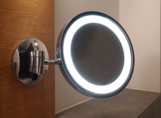 Miroir grossissant x5 Zoey : miroir lumineux SdB hôtel