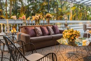 Slide mobilier : banquette Low Lita Love pour terrasse CHR