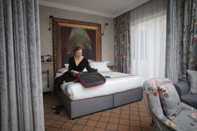 Pantoufle ouverte blanche hôtel : chausson d'accueil hôtelier Pantoufle ouverte blanche hôtel : chausson d'accueil hôtelier