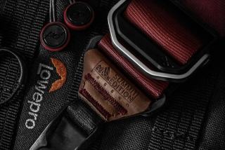 Rack bagages métal Tom : porte-bagages chambre hôtel