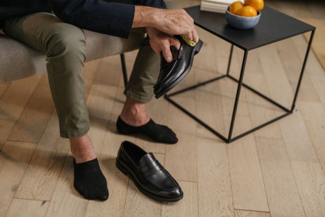 Éponge à chaussures Omnia : cirage hôtelier produit d'accueil Éponge à chaussures Omnia : cirage hôtelier produit d'accueil