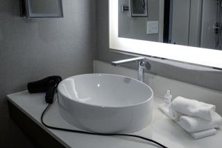Antivol sèche-cheveux hôtel : câble sécurité hairdryer