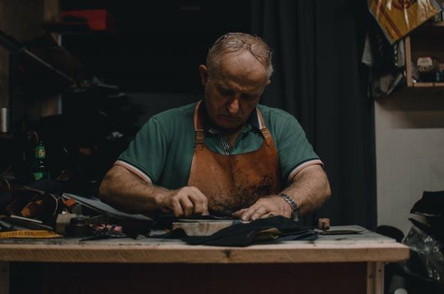 Side Table Marble Power : chevet marbre avec prise USB hôtel