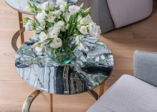 Table Cupid Marble Zuiver : table marbre design chambre hôtel Table Cupid Marble Zuiver : table marbre design chambre hôtel