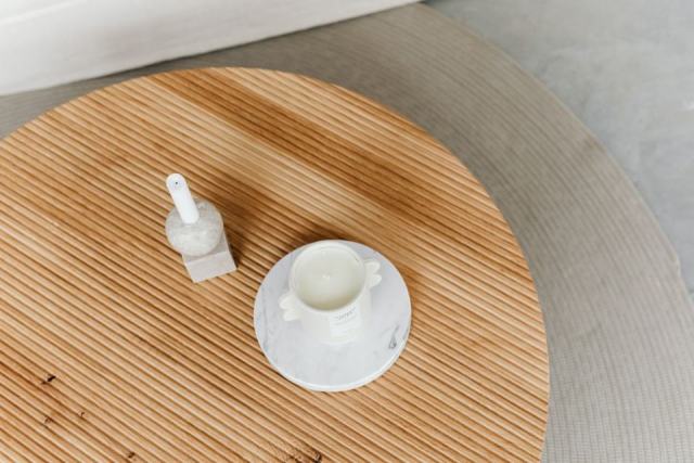 Table basse bobine bois : mobilier hall d'hôtel original Table basse bobine bois : mobilier hall d'hôtel original